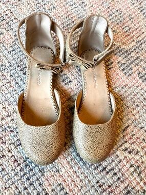 Leather Elephantito flats with ankle straps size 30 kids